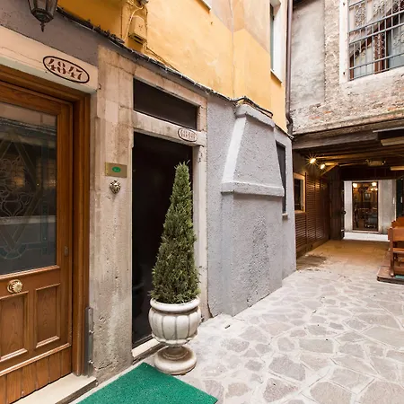 أل بيافي 3* البندقية