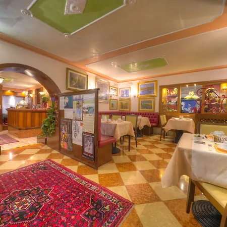 ホテル アル ピアーヴェ