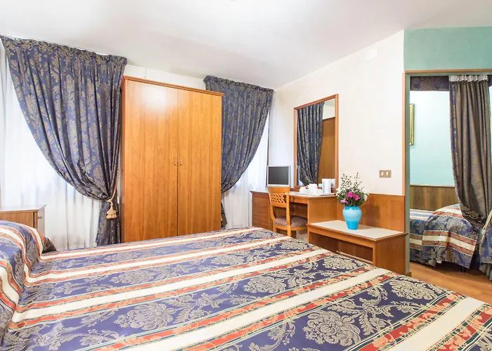 アル ピアーヴェ ホテル 3*